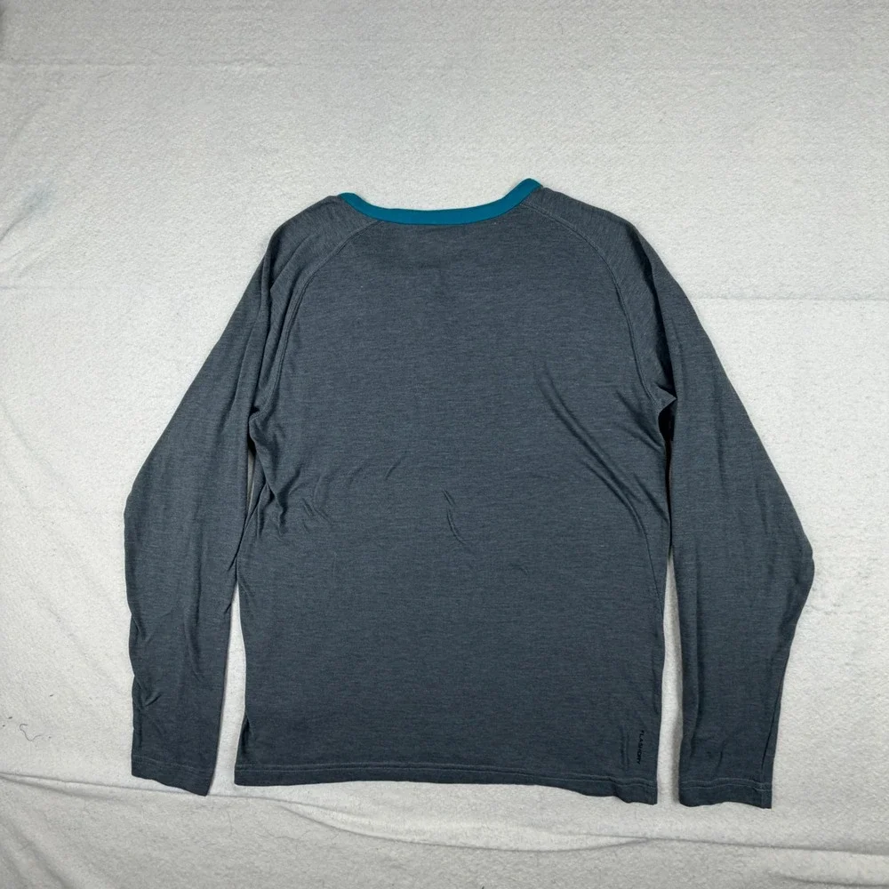 The North Face provide neckline